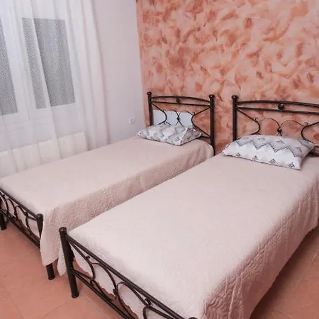 Marialena House بيت للعطل *
