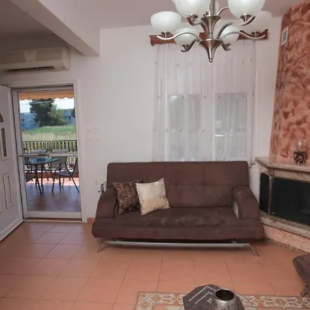 Marialena House بيت للعطل