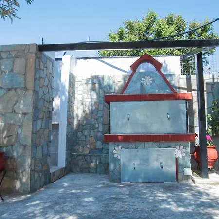 Marialena House بيت للعطل